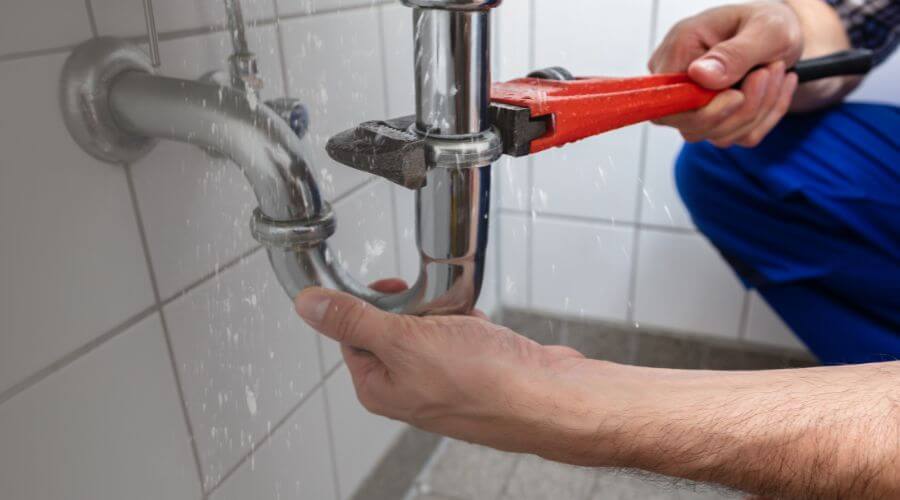 Expert burst pipe repair services in Salem, IA